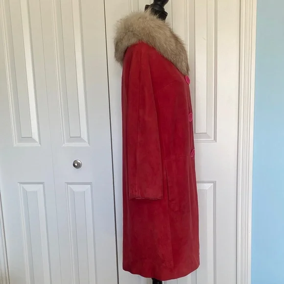 Beautiful Rare Vintage Red Suede Button Up Penny Lane Coat W/ Fur Collar And Bow
